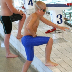 Valgeir gerir klárt í baksund.