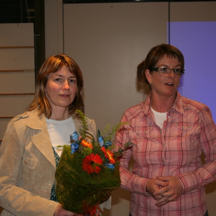 Ágústa var að hætta í stjórn og fékk af því tilefni blómvönd með þakklæti fyrir vel unni störf.