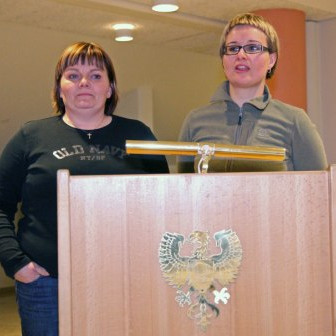 Steina og Elsa leiða fjáröflunarnefnd.