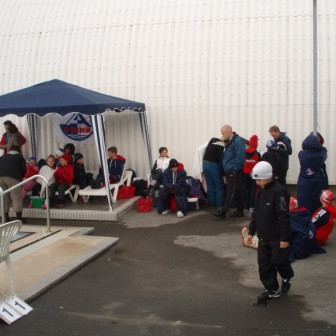 Tjaldið komið upp.