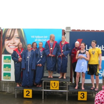 Hér átti Óðinn 2 efstu sveitir í 15 ára og eldri. Júlía Rún, Ásdís, Arna, Hildur, Júlía Ýr og Dóra Sigga. vantar Erlu og Bryndísi.