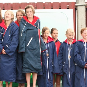 A- og B-sveitir 13-14 ára. Elín, Berglind, Karen, Arna, Ásdís, Júlía, Auður og Guðrún.