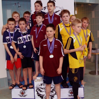 Boðsundssveit 12 ára og yngri. Valgeir, Maron, Kári og Stefán.