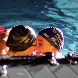 Ragnheiður og Bryndís eftir úrslitasundið.