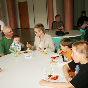 Sundfólk á öllum aldri.