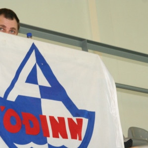 Vlad fylgist með öllu.