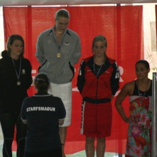 Bryndís á palli í 50 skrið.