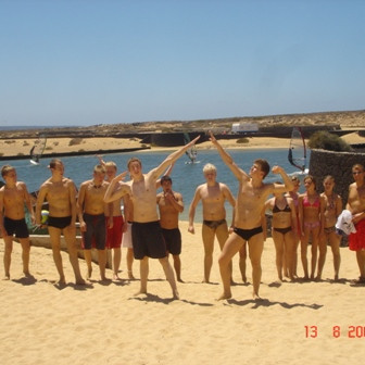 Á ströndinni við hótelið.