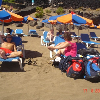 Ströndin við Puerto del Carmen.