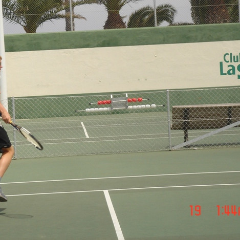 Tómas í tennis.