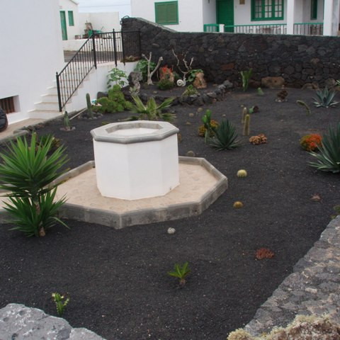 Típískur garður af flottari gerðinni á Lanzarote.