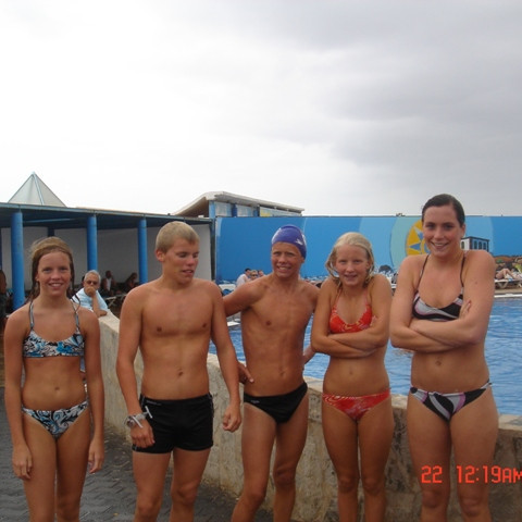 Óðinskrakkar í vatnsleikjagarðinum.