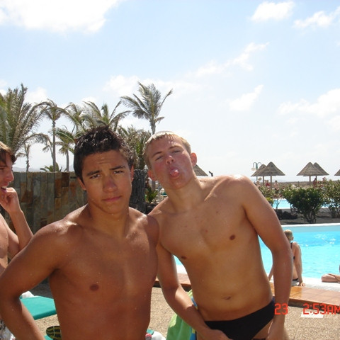 Magnús og Tómas grettir sig.