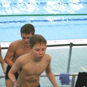 Baldur og Oddur koma úr sundi.