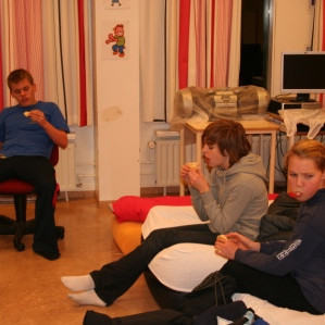 Allir að næra sig. Baldur, Arna og Karen.