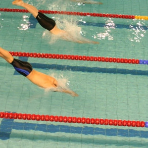 Baldur stingur sér.