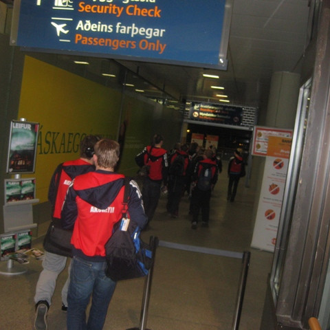 Á leið í öryggistékk.