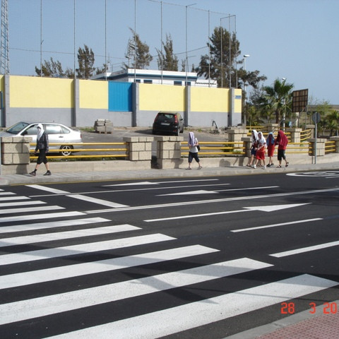 Rölt í sundlaugina.