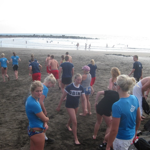 Mætt á ströndina í þrek.