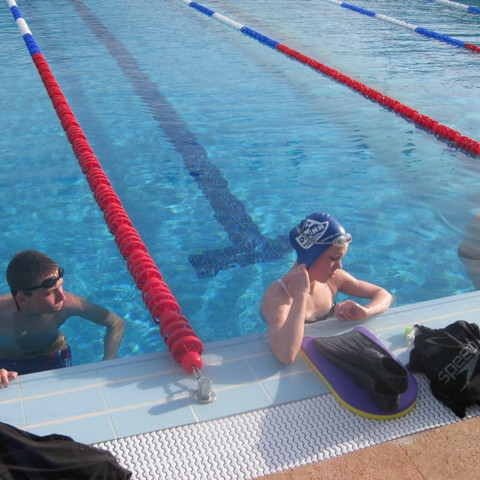 Helgi, Oddur og Karen við bakkann.