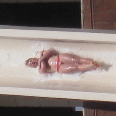 Auður í fríu falli.