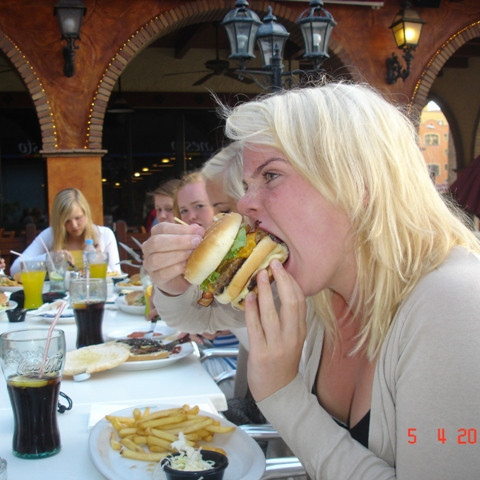 Erla með alvöru hamborgara.