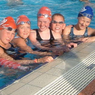 Stelpurnar og Oddur.