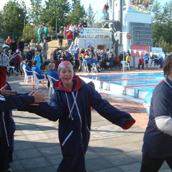 Guðrún og Berglind á leiðínni að keppa.