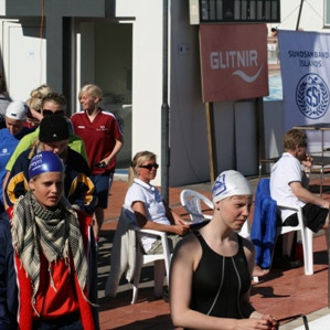 Ásta og fleiri á leiðinni að keppa.