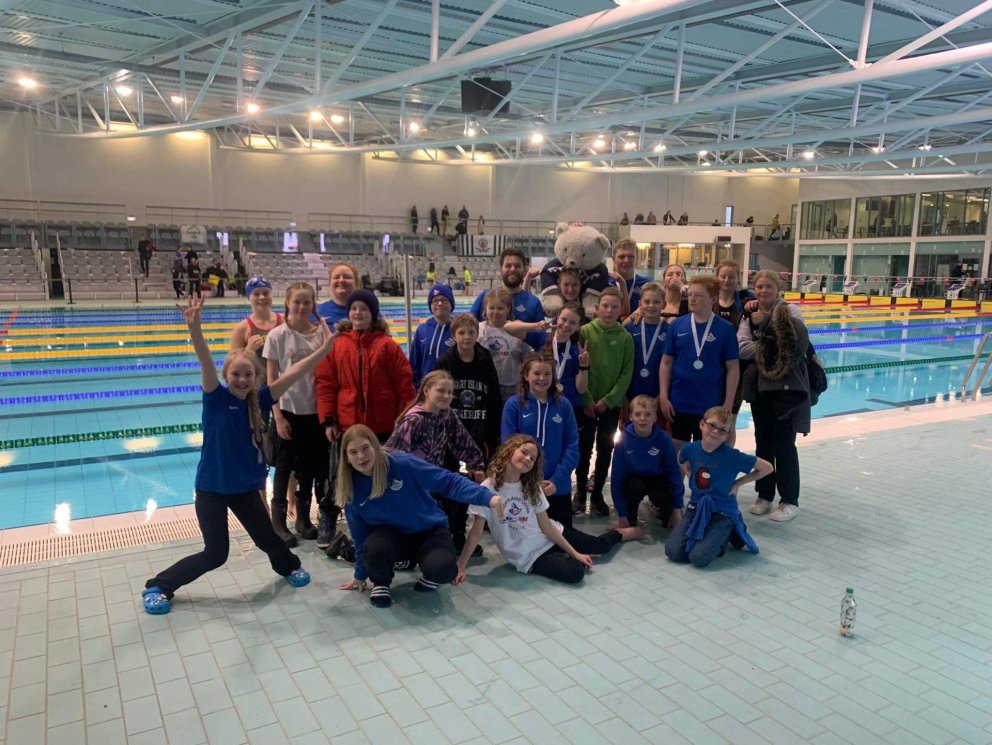 Samstaða og stuðningur einkennir Óðinsfólk en hérna má sjá brot af hópnum sem fór með á Gullmót KR!