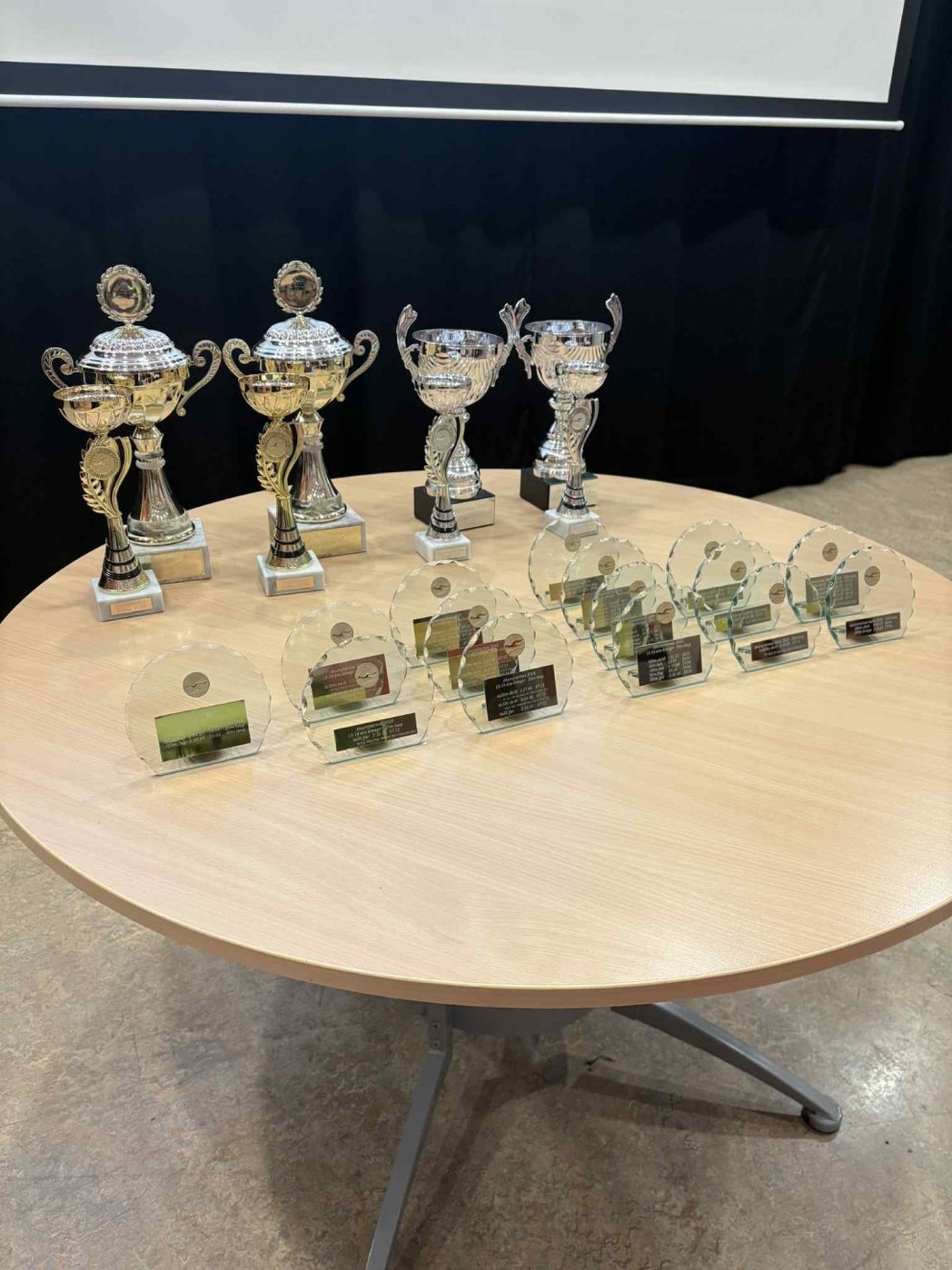 Alicja Julia Kempisty og Örn Kató Arnarsson sundkona og sundmaður Óðins 2025.